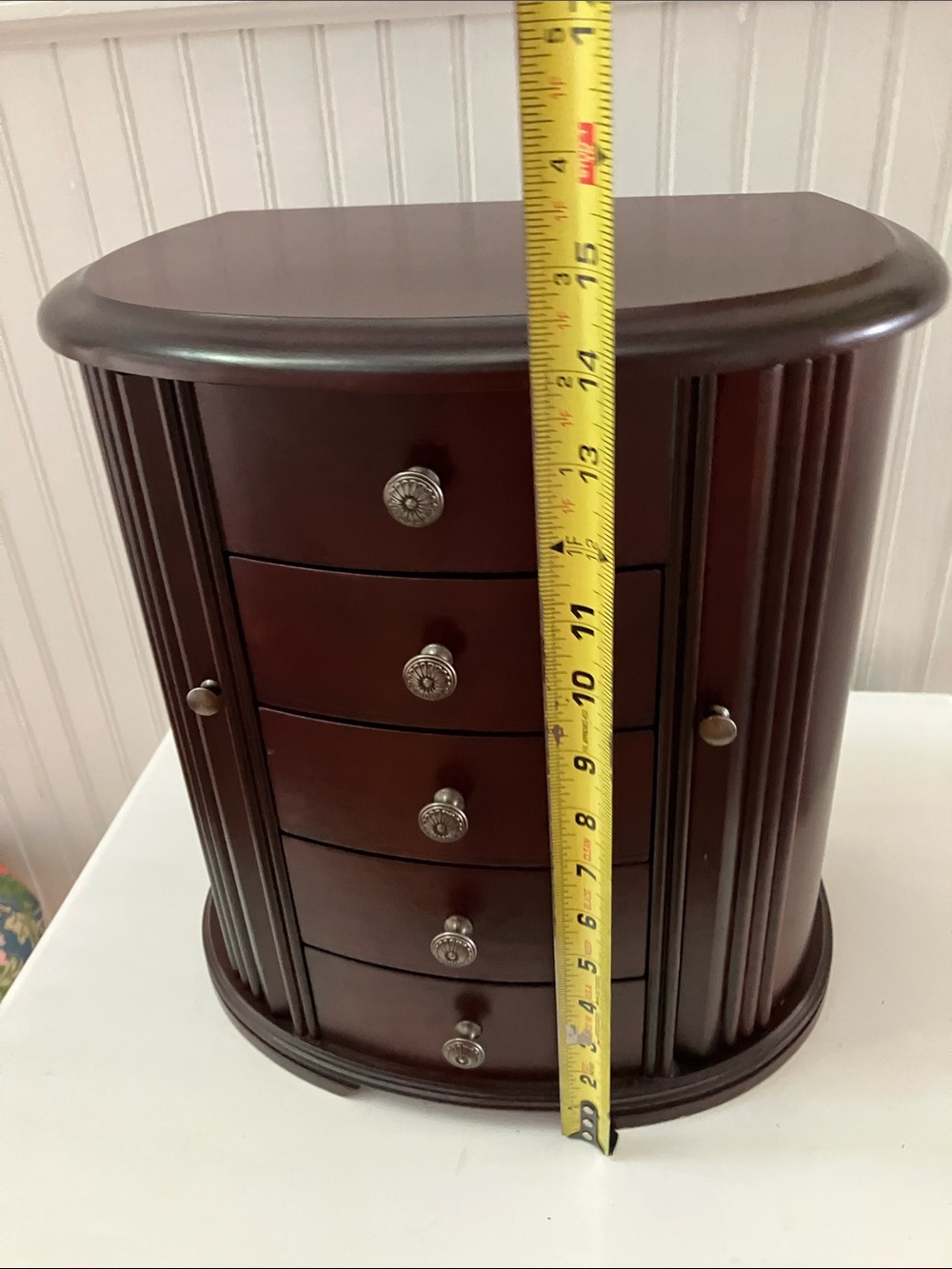 Beautiful Mahogany Tabletop Jewelry Armoire With Multiple Storage - Picture 7 of 13